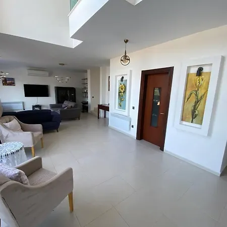 Sleeps 6, W/ Private Pool And Modern Design - Awz 302