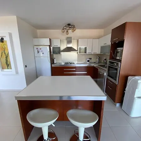 Villa Sleeps 6, W/ Private Pool And Modern Design - Awz 302 *